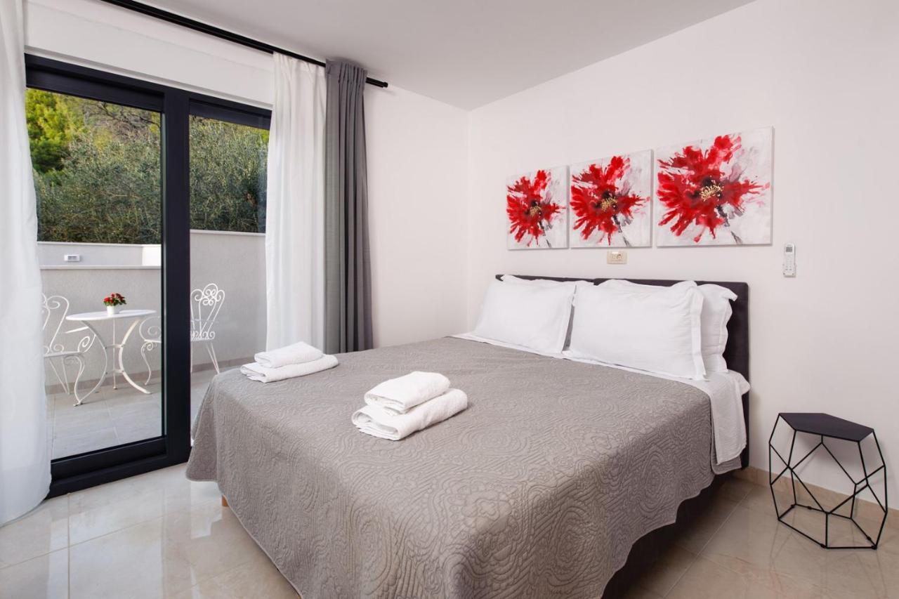 Villa Leona A Luxury Villa Near Makarska, Heated Pool Живогошче Экстерьер фото